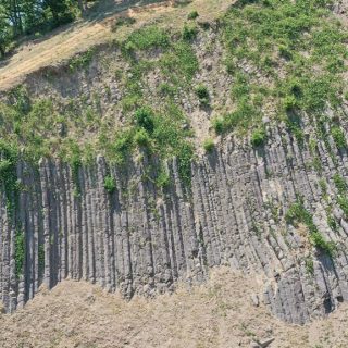 Efforts in preservation and utilization of columnar joint as a natural monument

The columnar joints developed nearly vertically along a steep slope

#korea #nrich #koreanheritage #kheritage #koreatreasure #korearesesarch #heritagekr #kculture

Copyright 2022. NRICH all rights reserved.
